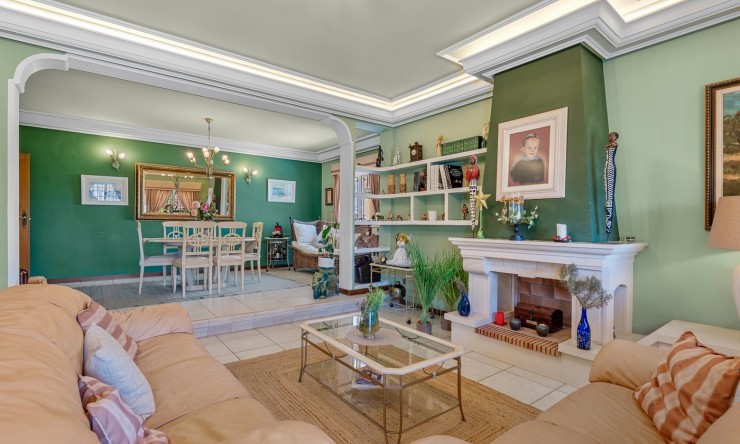 Resale - Villa -
Torrevieja - La Mata