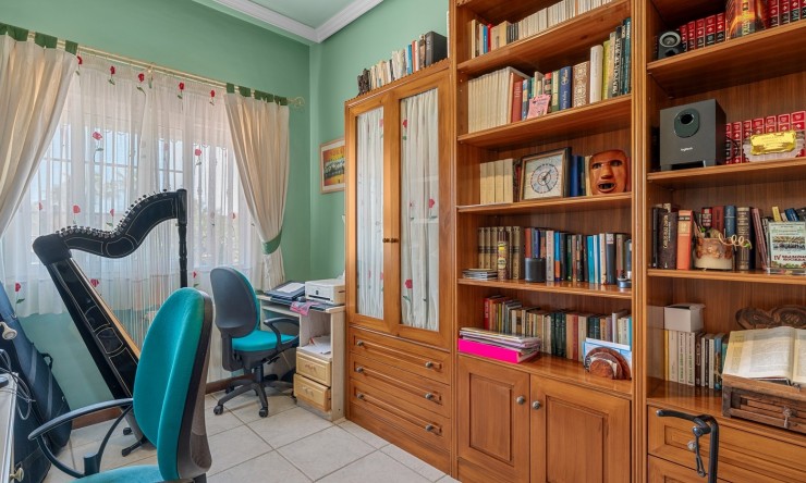 Resale - Villa -
Torrevieja - La Mata
