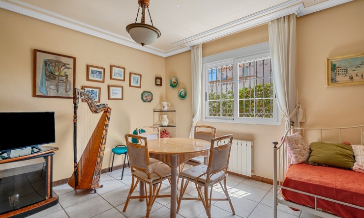 Resale - Villa -
Torrevieja - La Mata