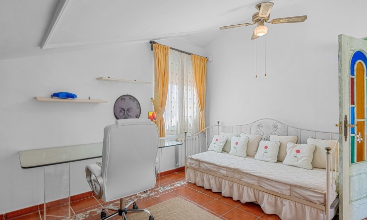 Resale - Villa -
Torrevieja - La Mata