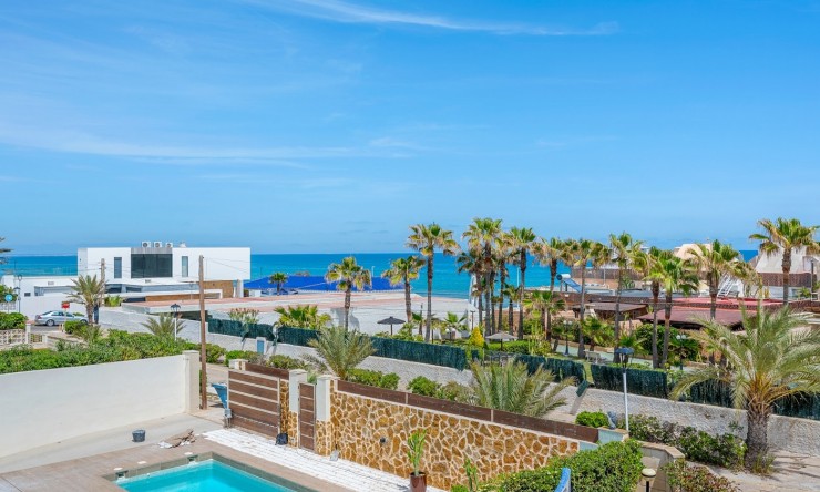 Resale - Villa -
Torrevieja - La Mata