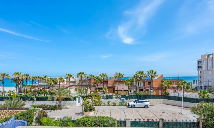 Resale - Villa -
Torrevieja - La Mata