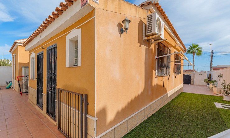 Herverkoop - Villa -
Ciudad Quesada - Rojales