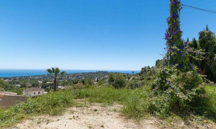 Resale - Land -
Moraira - Benimeit