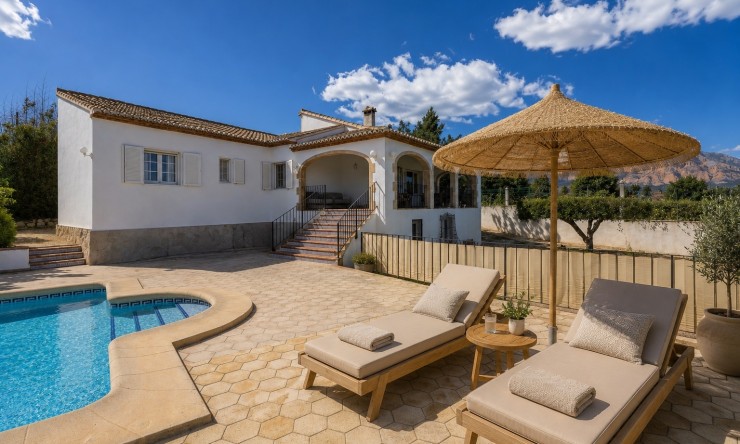 Resale - Villa -
Jávea / Xàbia - Partides comunes - Adsubia