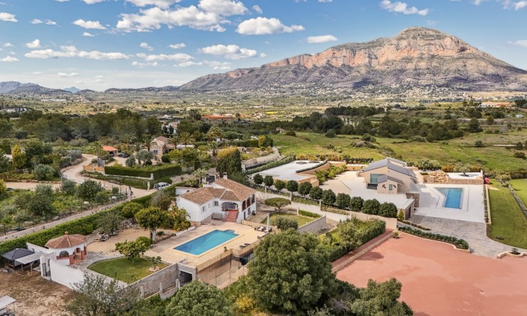 Resale - Villa -
Jávea / Xàbia - Partides comunes - Adsubia