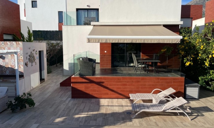Resale - Villa -
Polop - Alberca de Polop