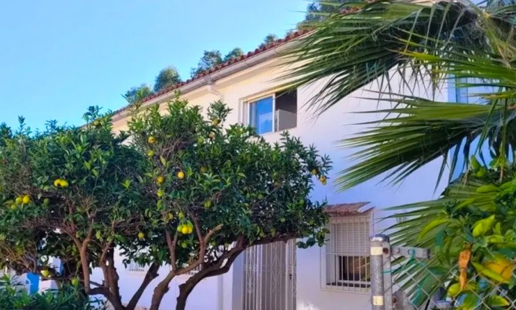 Resale - Villa -
Albir - Center