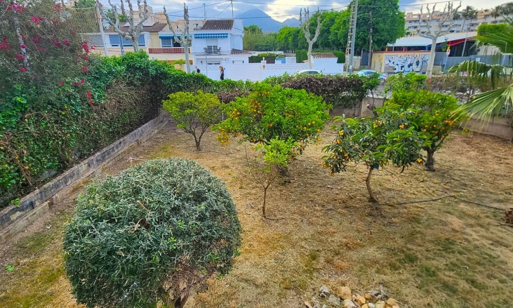 Resale - Villa -
Albir - Center