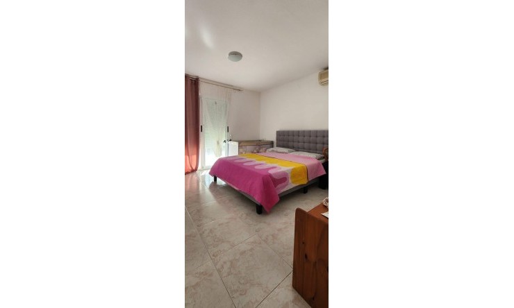 Resale - Villa -
Albir - Center