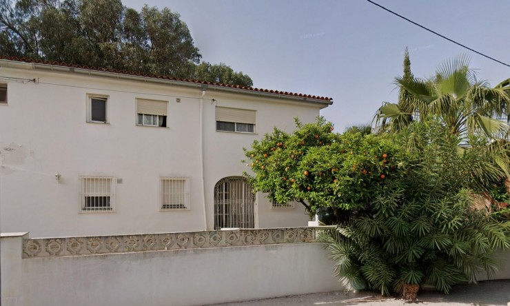 Resale - Villa -
Albir - Center