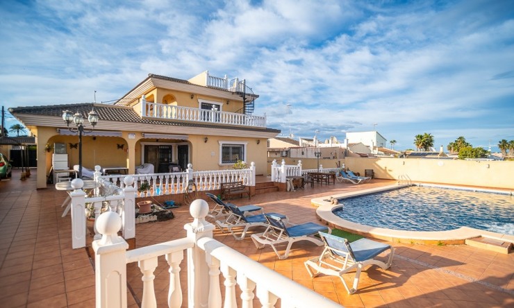 Revente - Villa -
TORREVIEJA - LOS BALCONES - LOS ALTOS