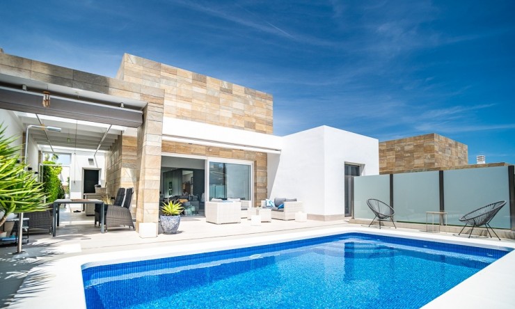 Revente - Villa -
ALGORFA - La Finca Golf
