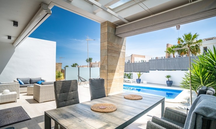 Revente - Villa -
ALGORFA - La Finca Golf