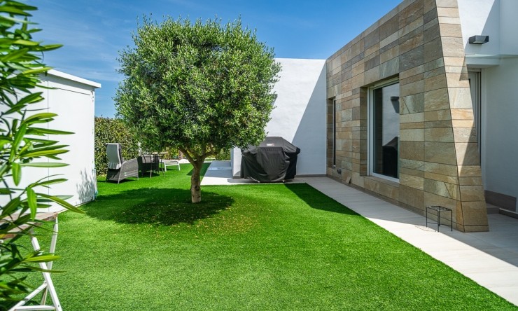 Revente - Villa -
ALGORFA - La Finca Golf