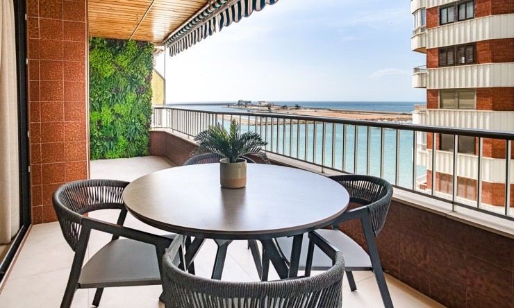 Revente - Appartement -
TORREVIEJA - Acequion