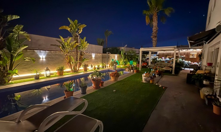 Revente - Villa -
TORREVIEJA - Torreta - Florida