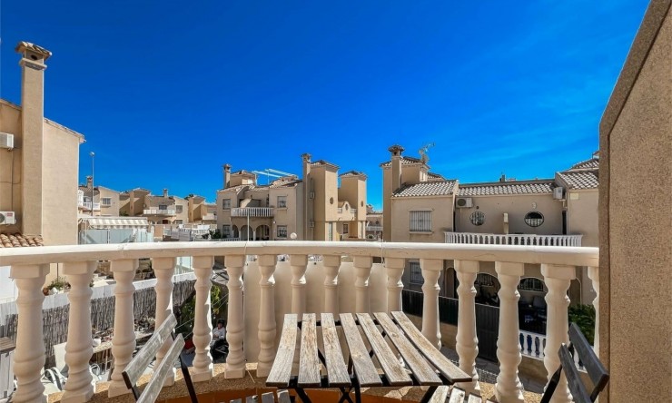 Resale - Villa -
ORIHUELA COSTA - VILLAMARTÍN