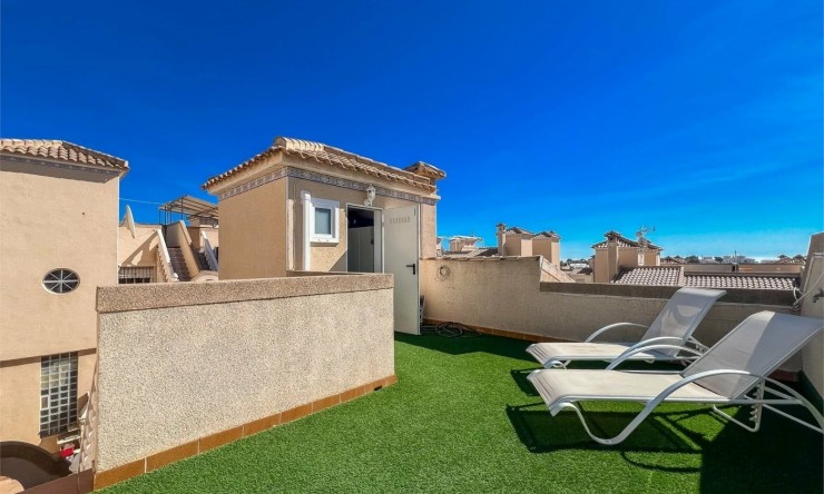 Resale - Villa -
ORIHUELA COSTA - VILLAMARTÍN