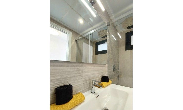 Resale - Apartment -
ORIHUELA COSTA - VILLAMARTÍN