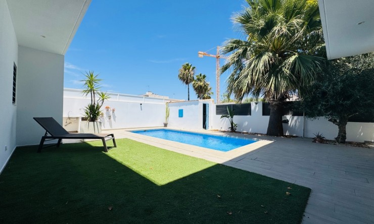Resale - Villa -
SAN PEDRO DEL PINATAR - LO PAGÁN