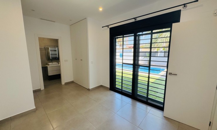 Resale - Villa -
SAN PEDRO DEL PINATAR - LO PAGÁN