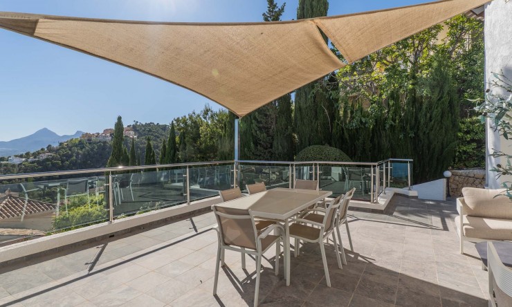 Reventa - Villa -
Altea