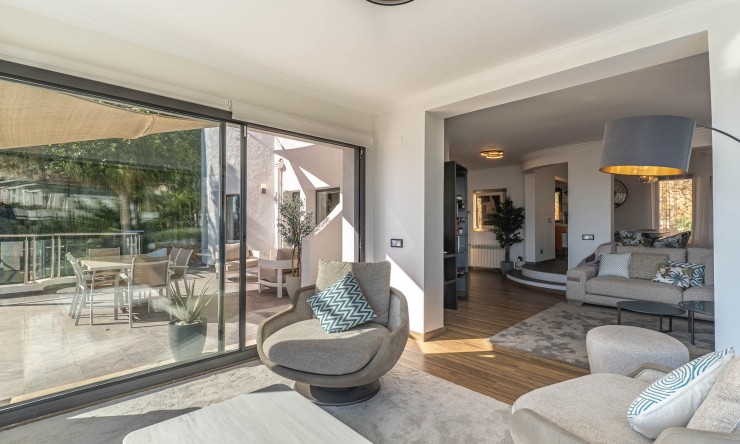 Reventa - Villa -
Altea