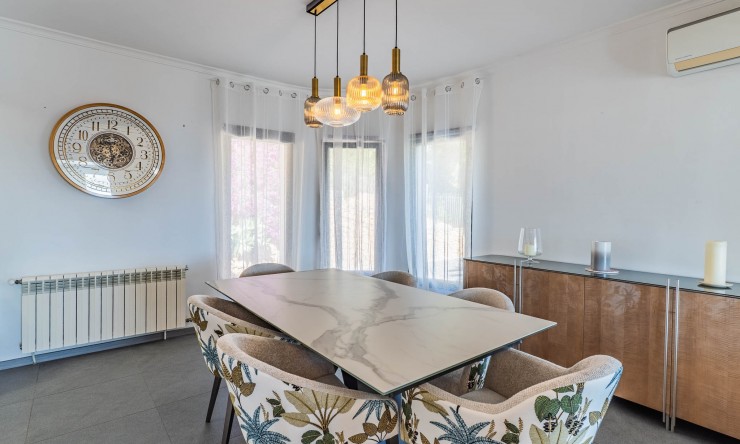 Reventa - Villa -
Altea