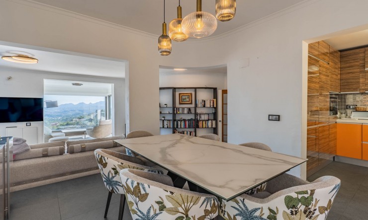 Reventa - Villa -
Altea