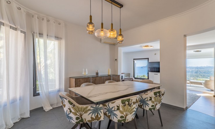 Reventa - Villa -
Altea