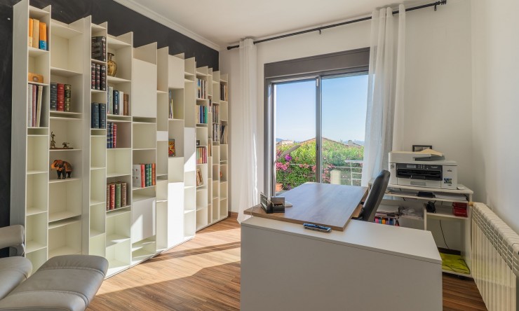 Reventa - Villa -
Altea