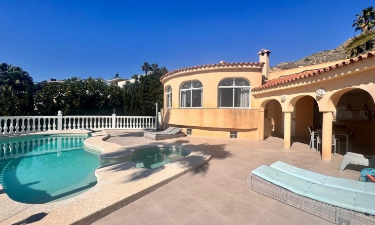 Wiederverkauf - Villa -
Campello
