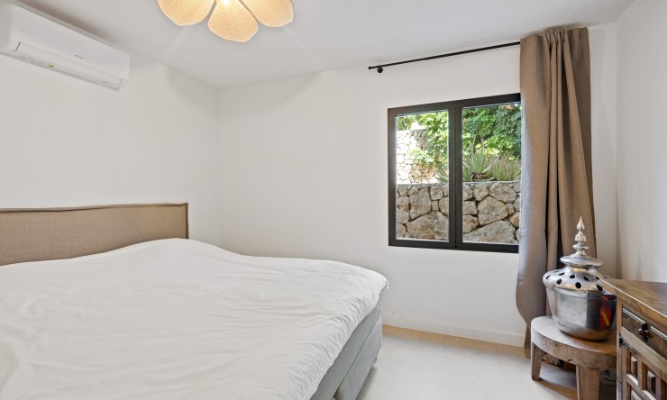 Resale - Villa -
Oliva - Oliva Pueblo