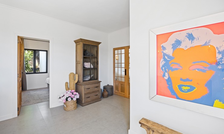 Resale - Villa -
Oliva - Oliva Pueblo