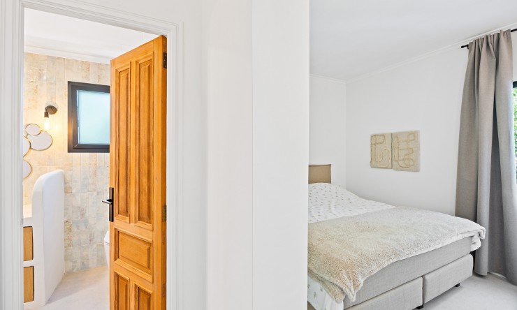 Resale - Villa -
Oliva - Oliva Pueblo