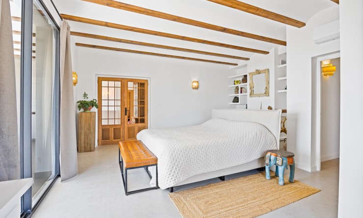Resale - Villa -
Oliva - Oliva Pueblo