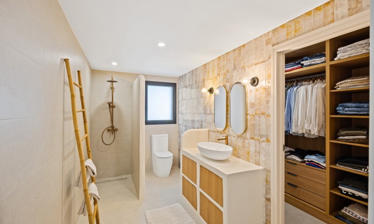 Resale - Villa -
Oliva - Oliva Pueblo