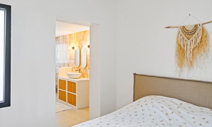 Resale - Villa -
Oliva - Oliva Pueblo