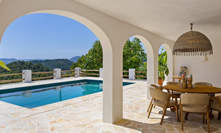 Resale - Villa -
Oliva - Oliva Pueblo