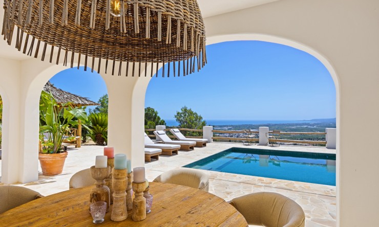 Resale - Villa -
Oliva - Oliva Pueblo