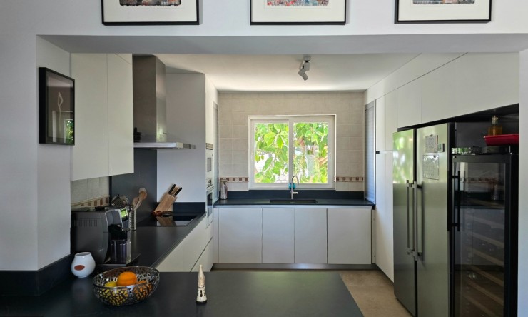 Resale - Villa -
Altea