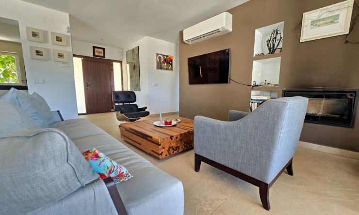 Resale - Villa -
Altea