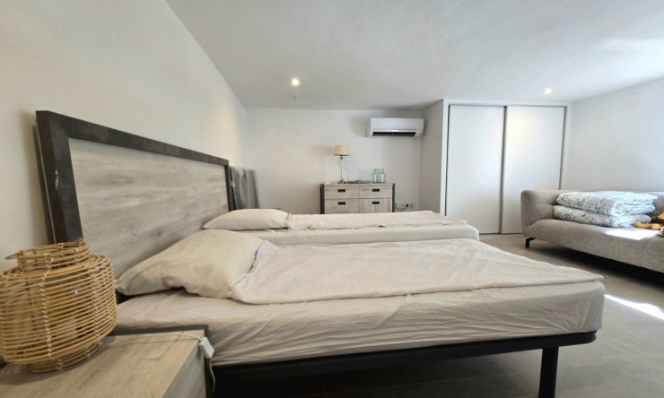 Resale - Villa -
Altea