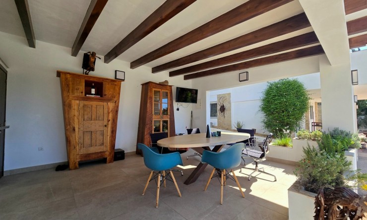 Resale - Villa -
Altea