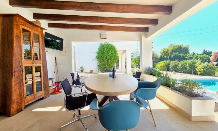 Resale - Villa -
Altea