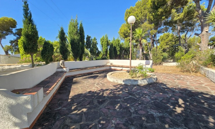 Resale - Villa -
Altea