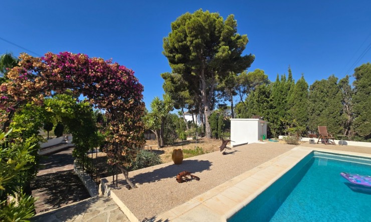 Resale - Villa -
Altea