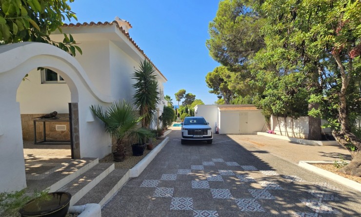 Resale - Villa -
Altea