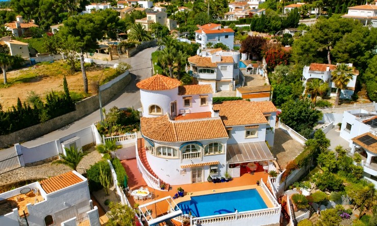 Resale - Villa -
Benissa - Cala Advocat - Baladrar